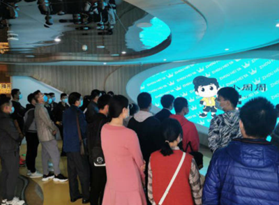 周黑鸭总部游学